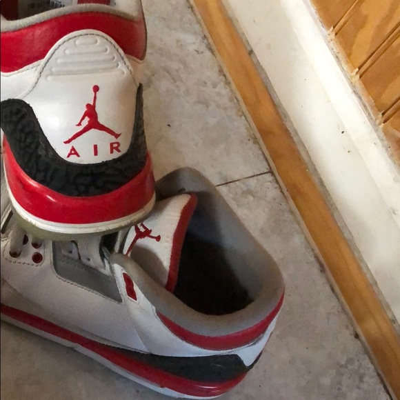 Air Jordan 3 Retro ‘Fire Red’ - Picture 1 of 3